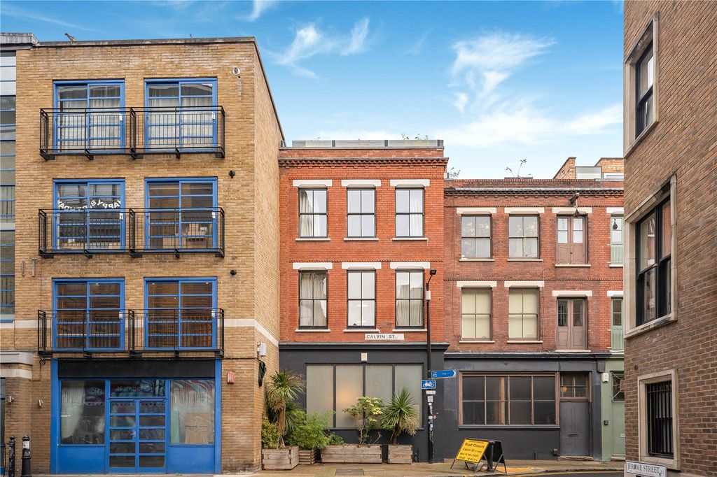 Property photo 1 of 31 Picture No. 03