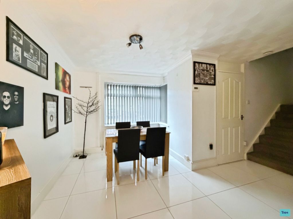 Property photo 3 of 13 9