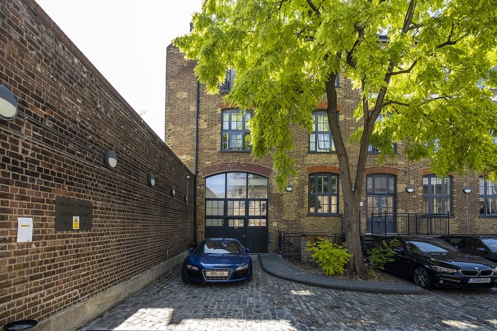 Property photo 1 of 12 External