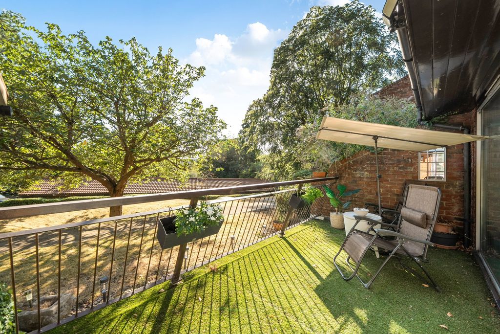 Property photo 2 of 23