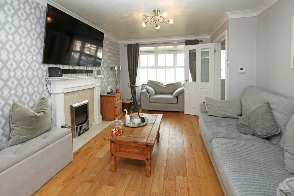 Property photo 2 of 20 Photo 3