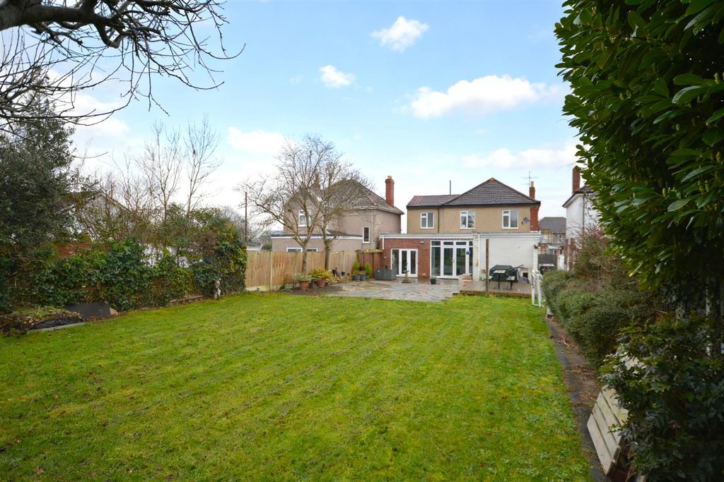 Property photo 3 of 30 Outside