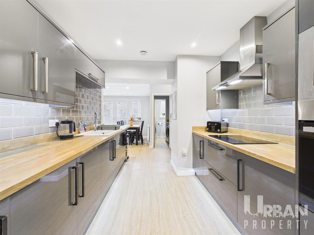 Property photo 2 of 10 Cam03038G0-Pr0211-Still001.Jpg