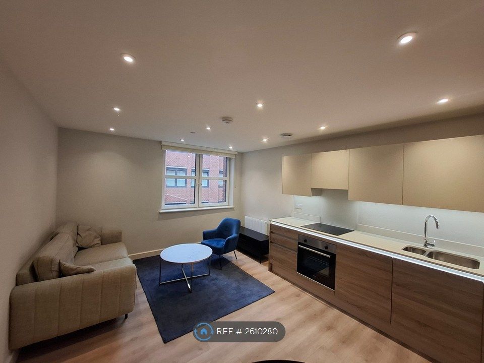 Property photo 1 of 17 Living Space