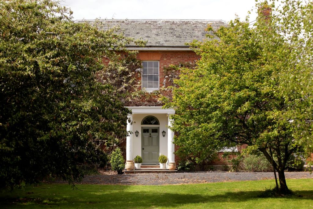 Property photo 2 of 26