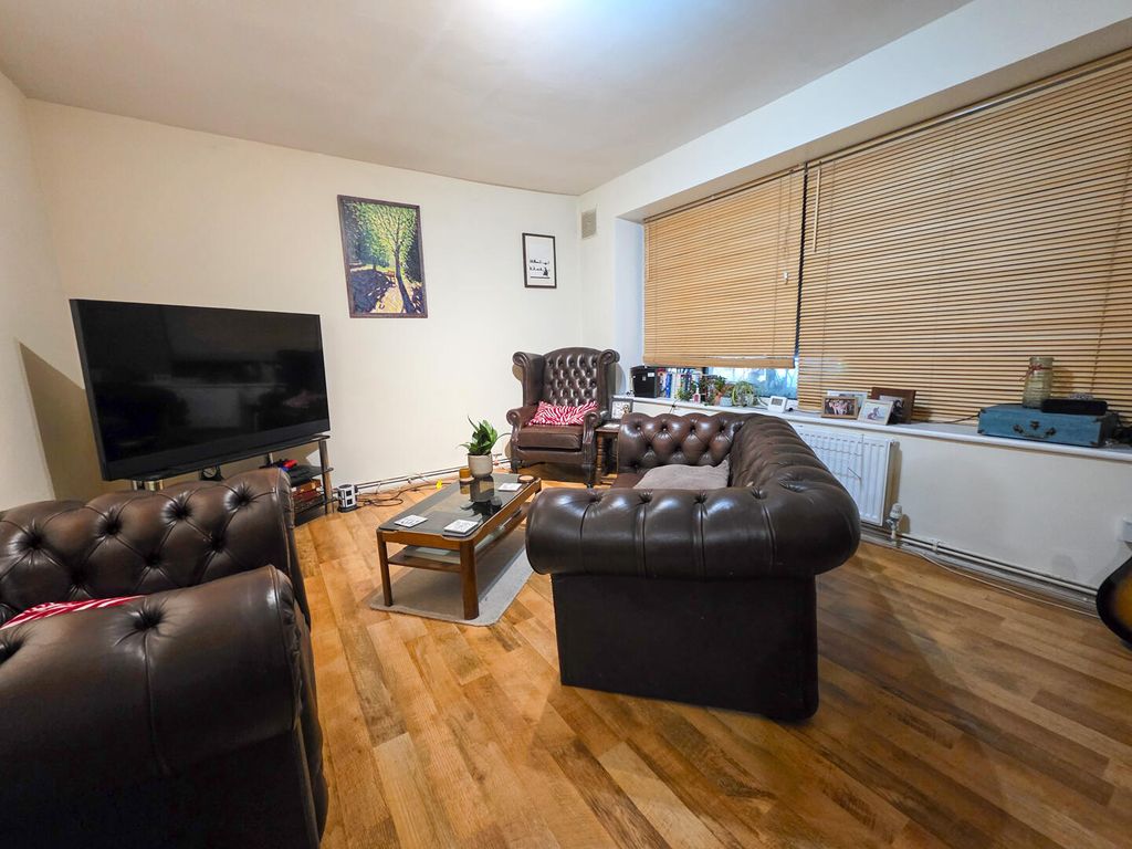 Property photo 3 of 8 Living Room