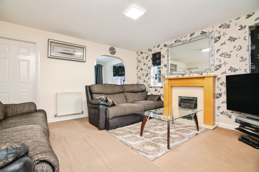 Property photo 2 of 15