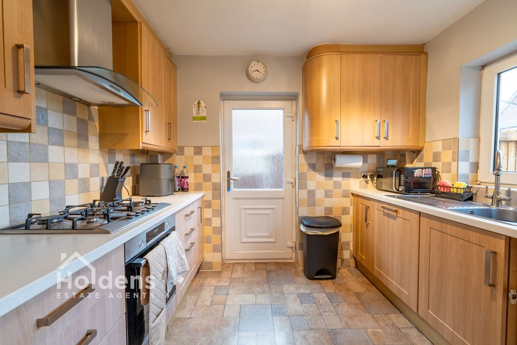 Property photo 3 of 23