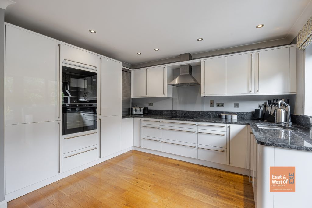 Property photo 3 of 22 A11 - 7 Old Mill Close Exeter - 260701