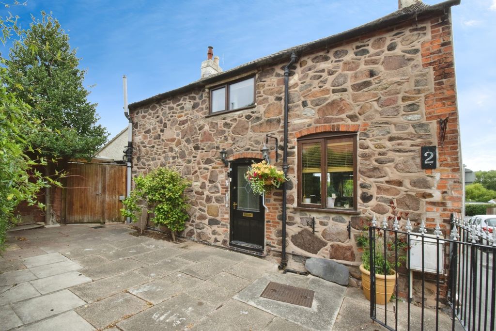 Property photo 2 of 17 Photo