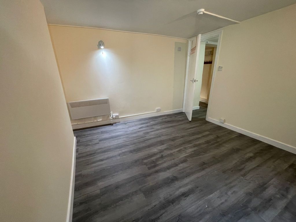 Property photo 2 of 8 Photo 2