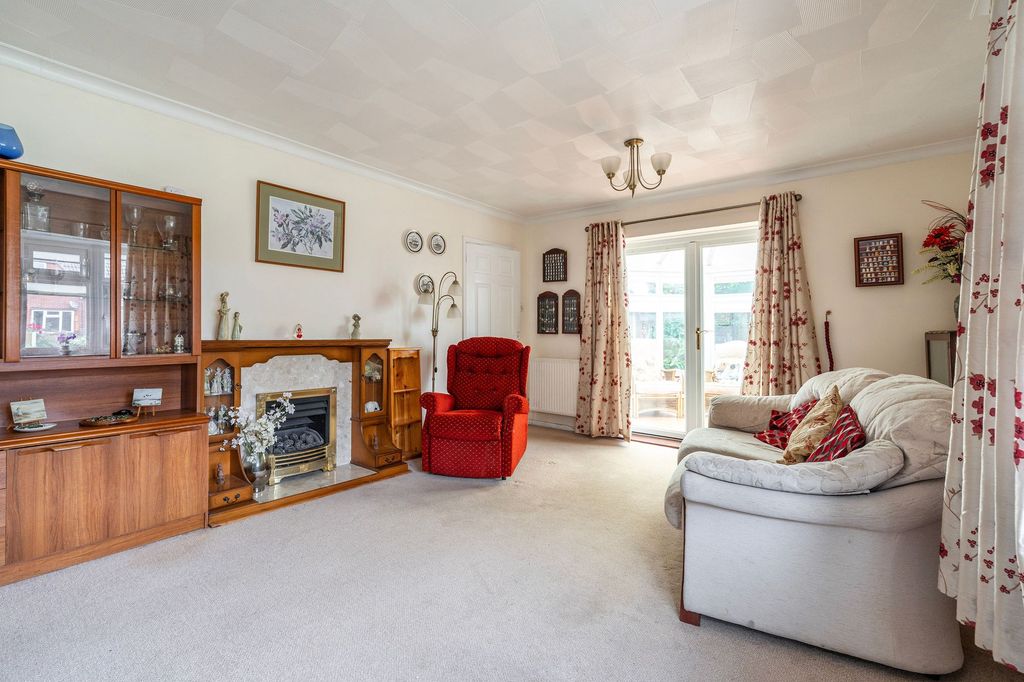 Property photo 2 of 18