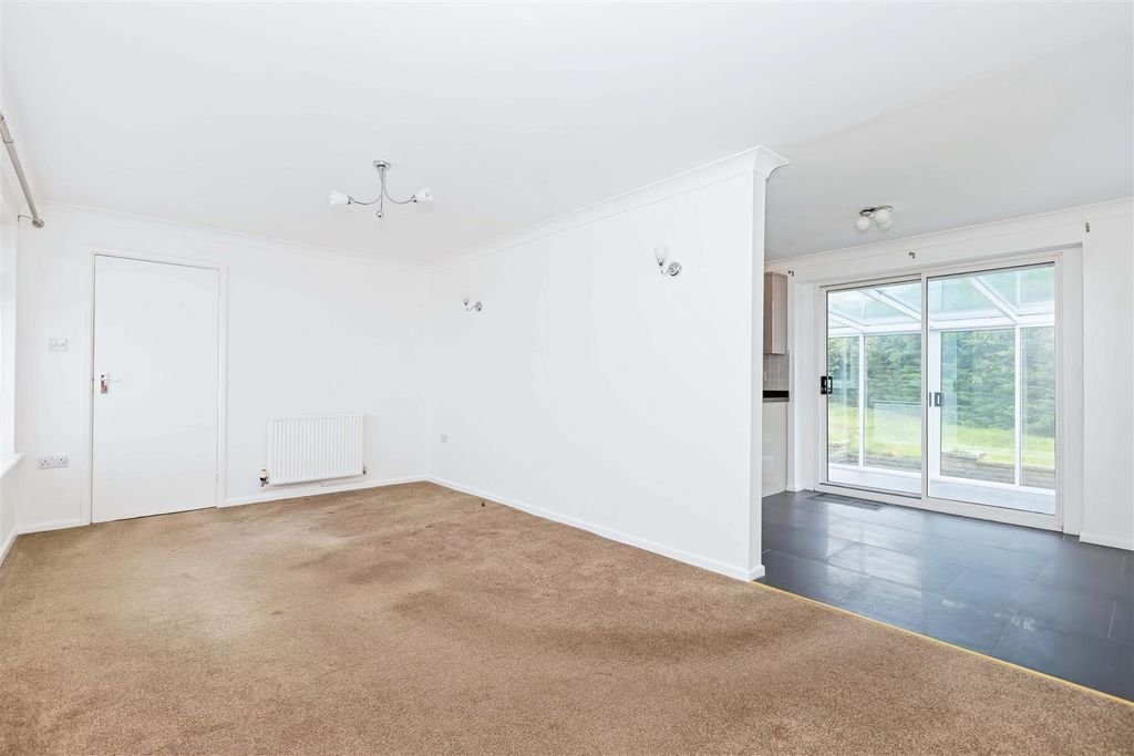 Property photo 3 of 12 Cleveland Rd_2.Jpg