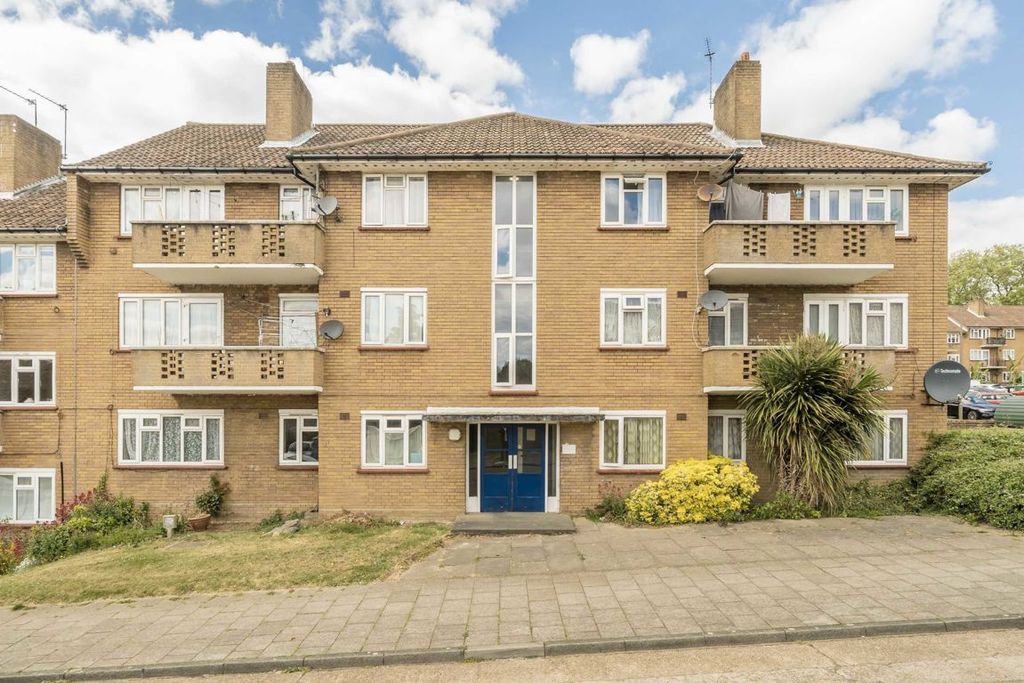 Property photo 1 of 8