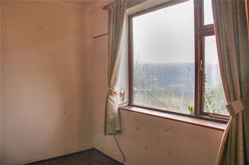 Property photo 3 of 9 Dining Room