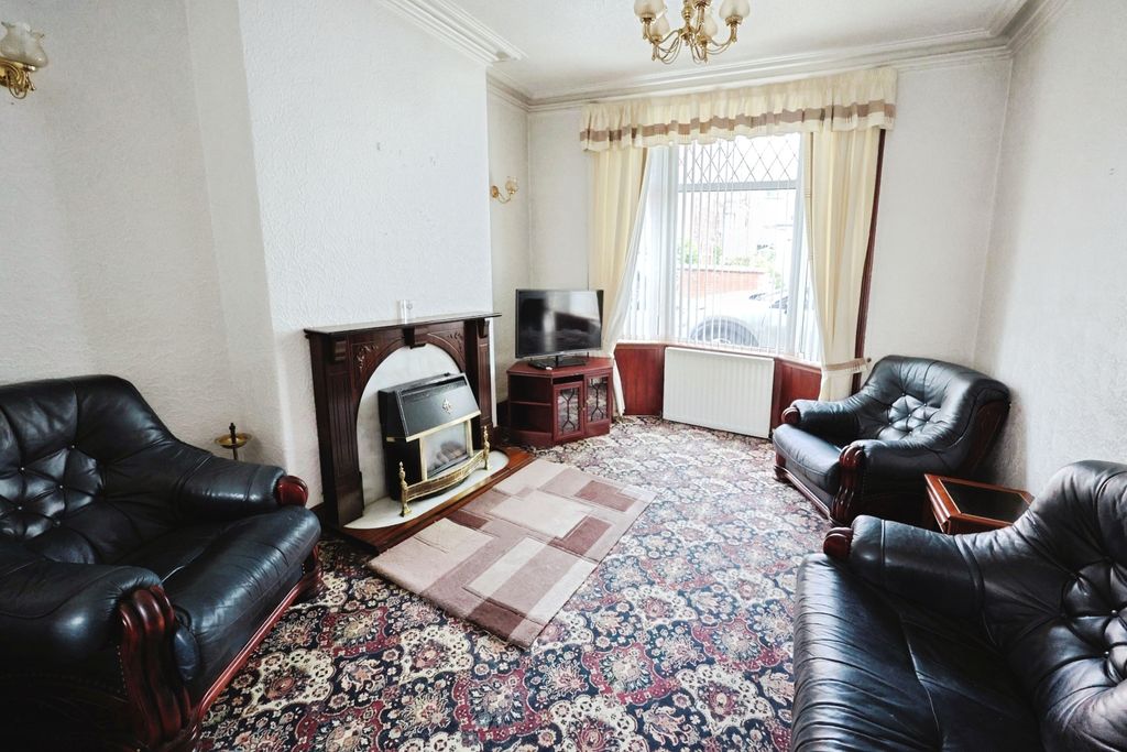 Property photo 3 of 12 Pbox-Img.Jpg