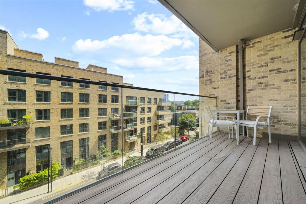 Property photo 1 of 16 Balcony