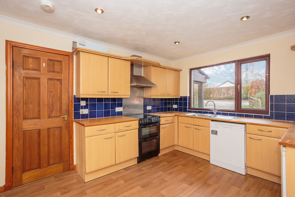 Property photo 3 of 52 Kitchen