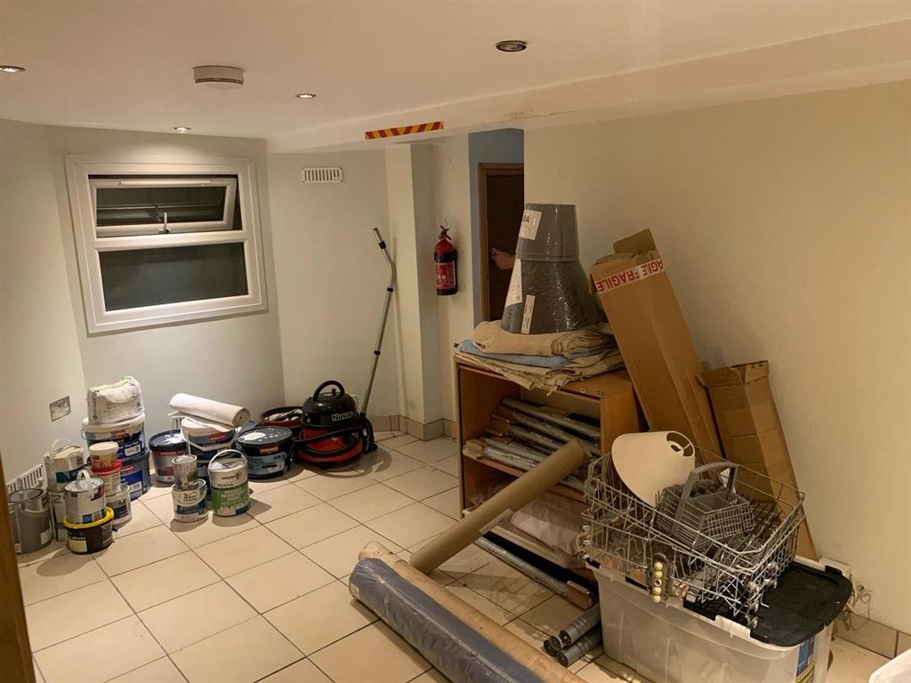 Property photo 3 of 5 Dd7Ba211-3252-44dc-8c08-c91Adf0F6ee2.Jpg