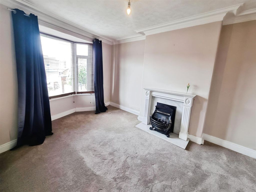 Property photo 2 of 13 320402d2-Um_Mfdkkd0O8Axagm-Xl_G.Jpg