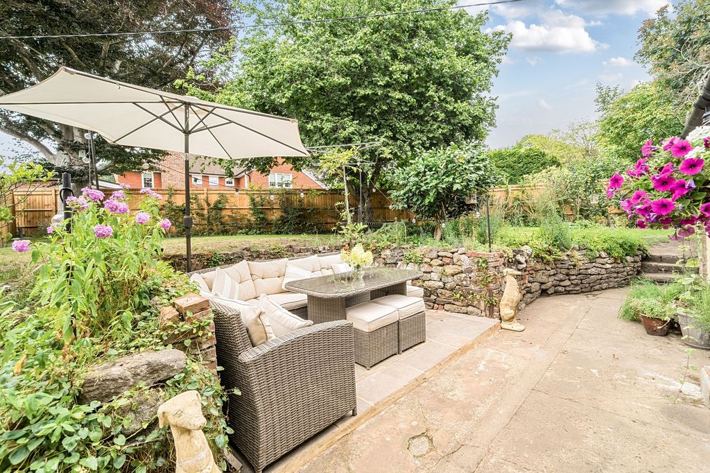 Property photo 3 of 12 Garden