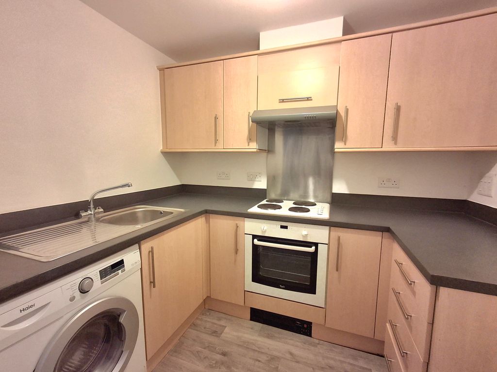 Property photo 2 of 6 Kitchen