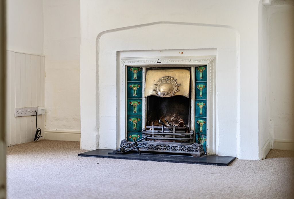 Property photo 3 of 13 Sitting Room