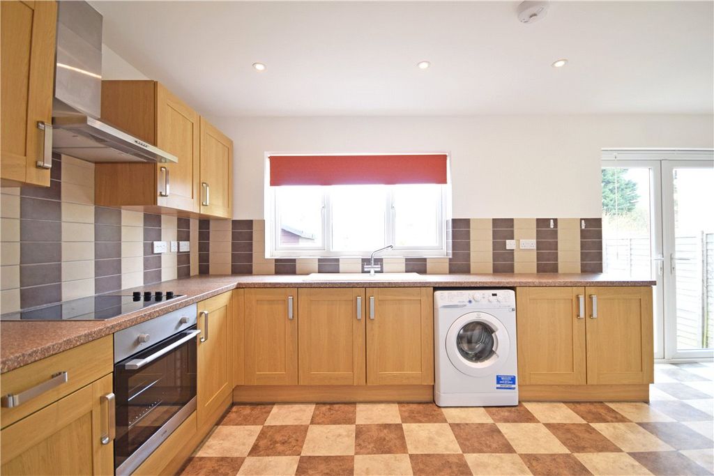 Property photo 2 of 12 Picture No. 18
