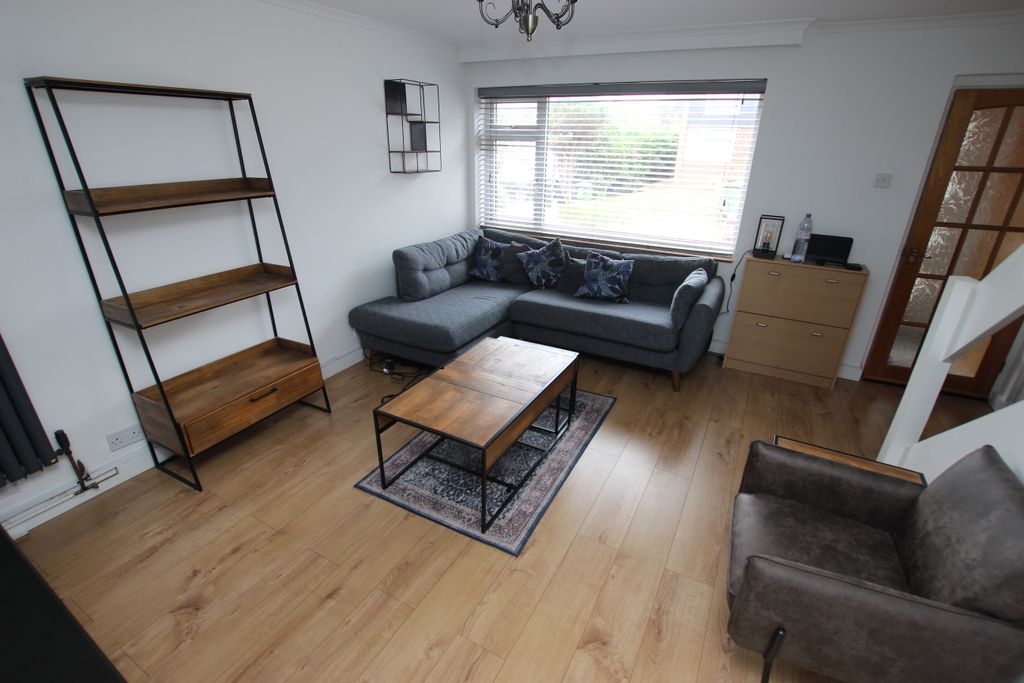 Property photo 2 of 12 Lounge