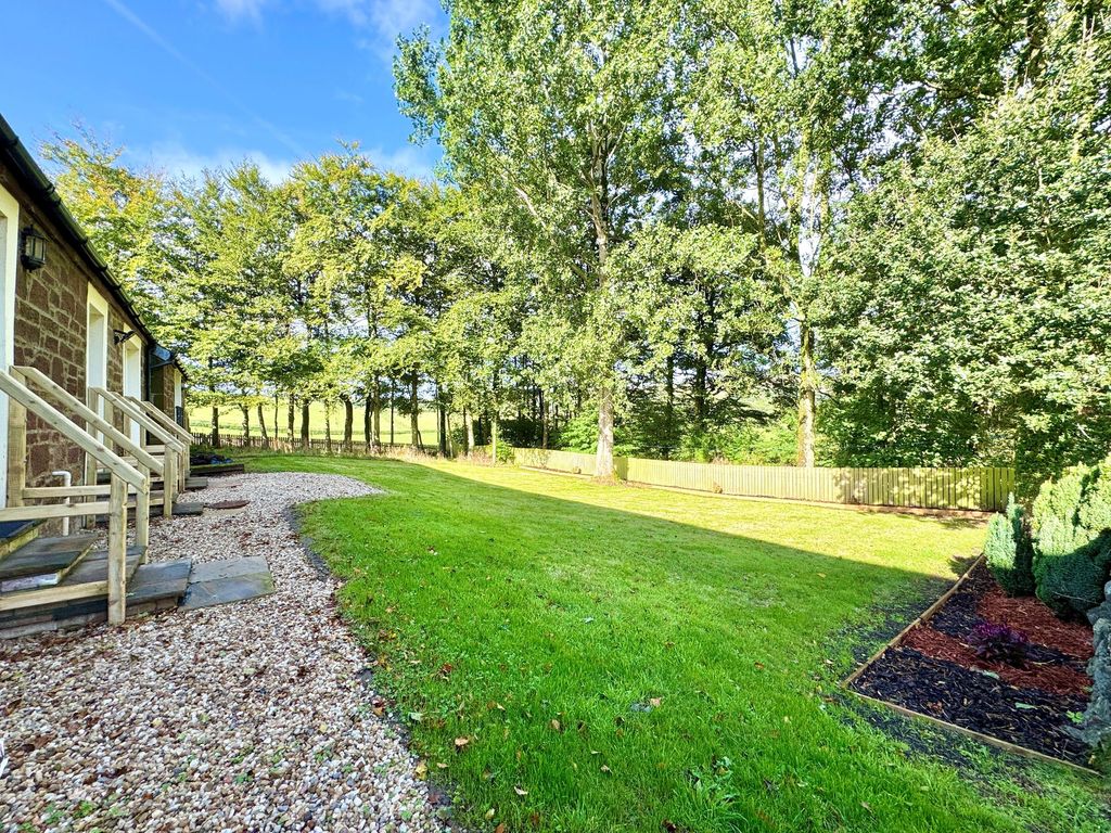Property photo 3 of 34