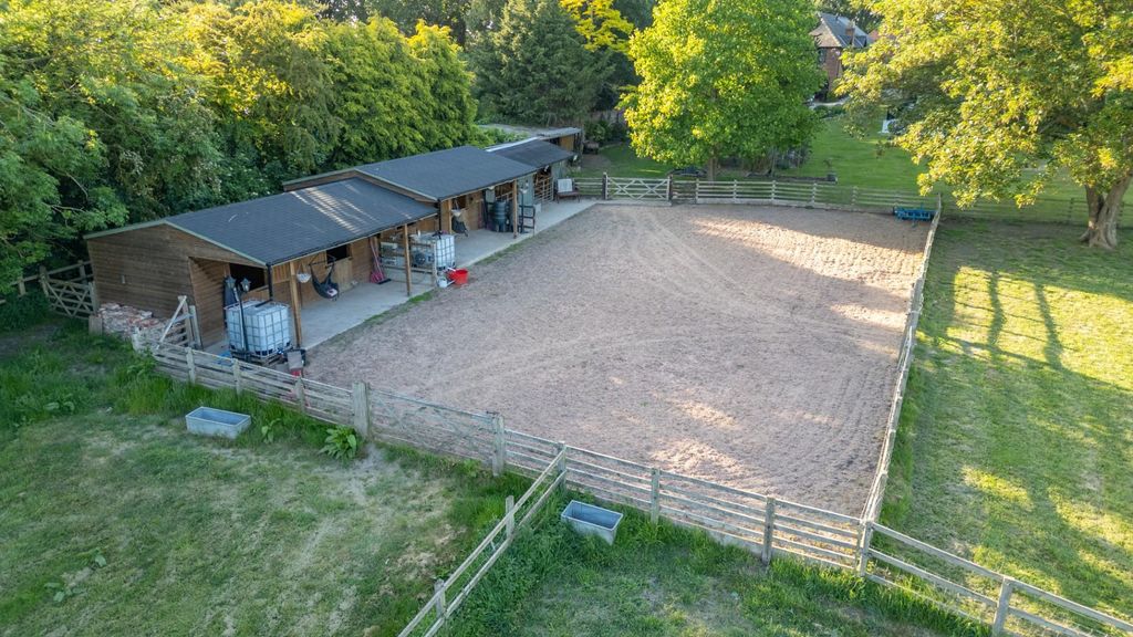 Property photo 3 of 28 The Stables-11.Jpg