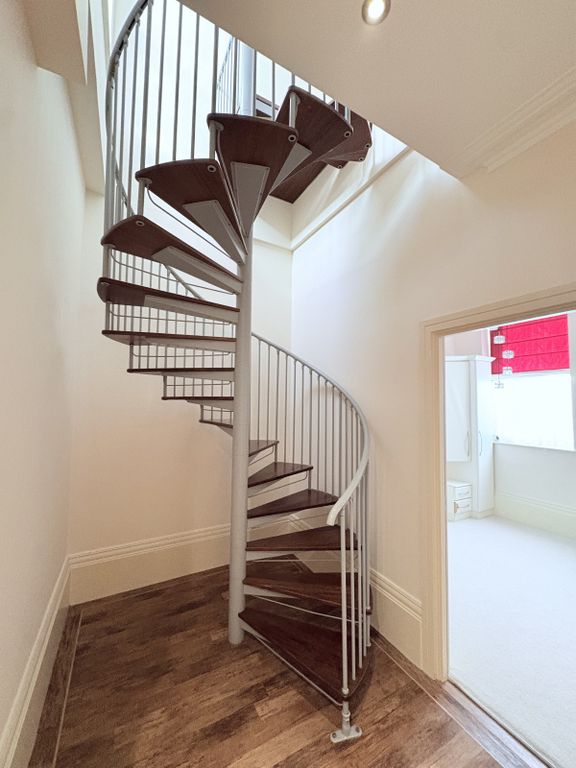 Property photo 3 of 12 Gallery