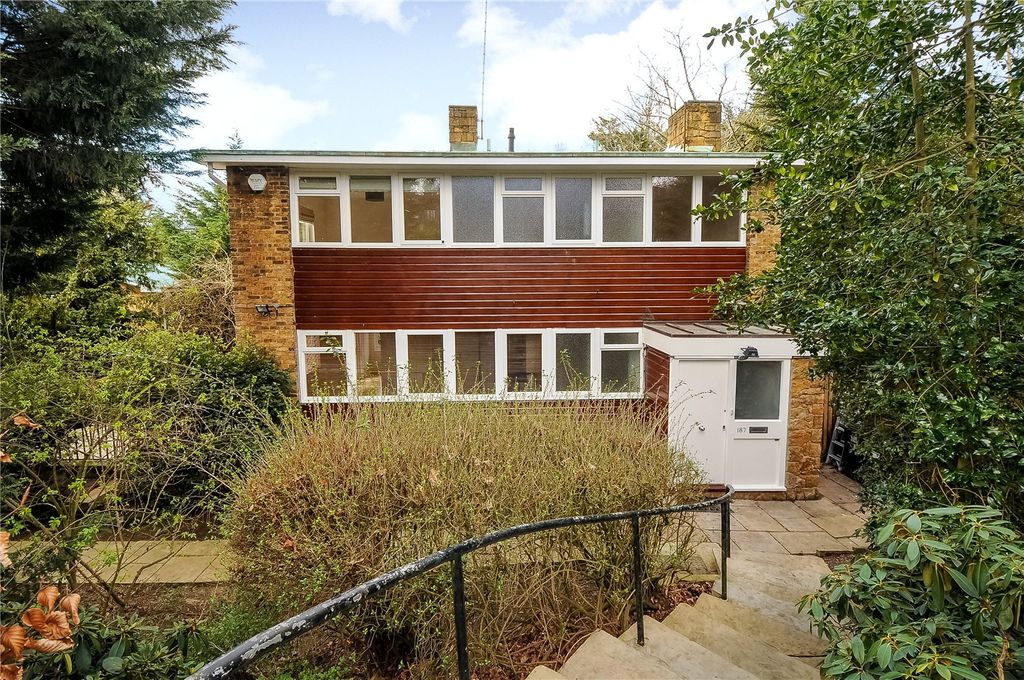 Property photo 2 of 11 Outside View