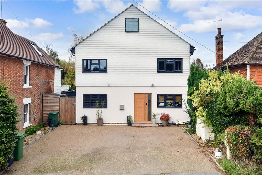 Property photo 1 of 11 Front