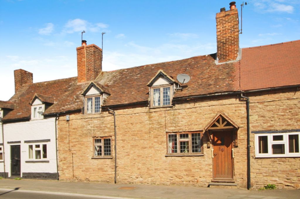 Property photo 3 of 33