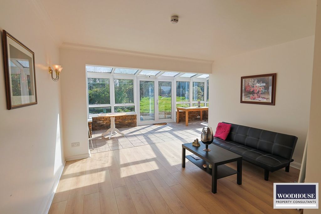 Property photo 2 of 30