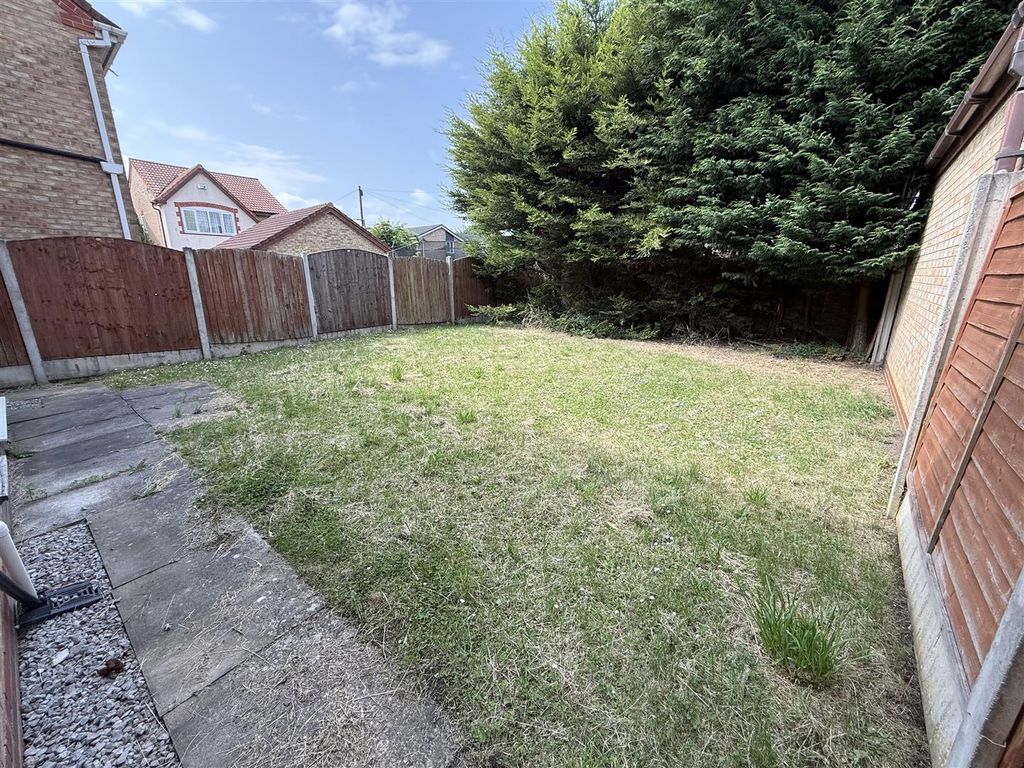 Property photo 3 of 17 Garden