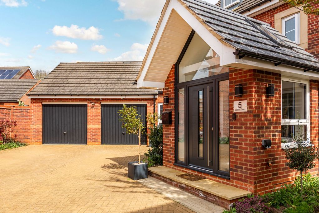 Property photo 3 of 39