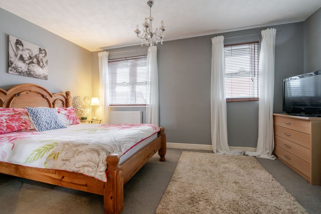 Property photo 2 of 15 Dsc02602 Copy