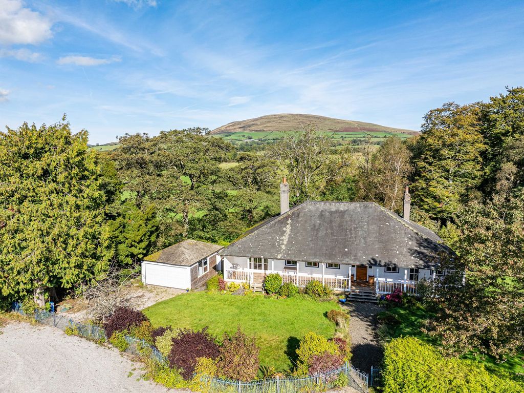 Property photo 1 of 50