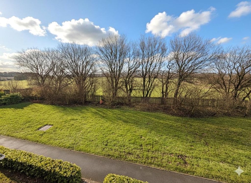 Property photo 3 of 26 Picture No. 24