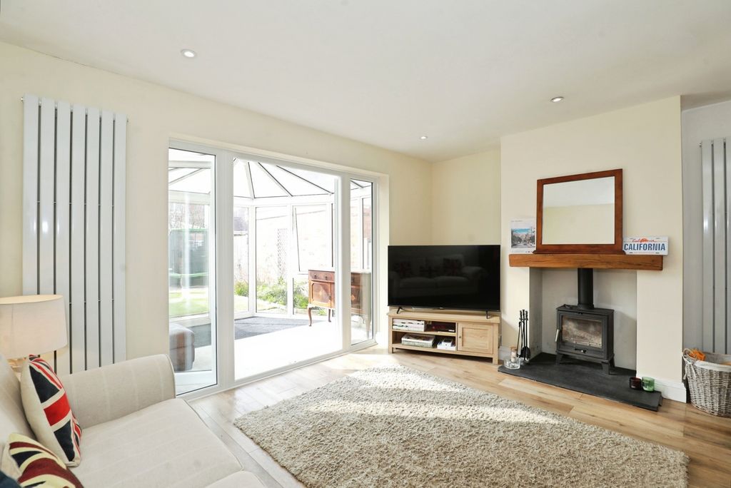 Property photo 3 of 19 Pbox-Img.Jpg