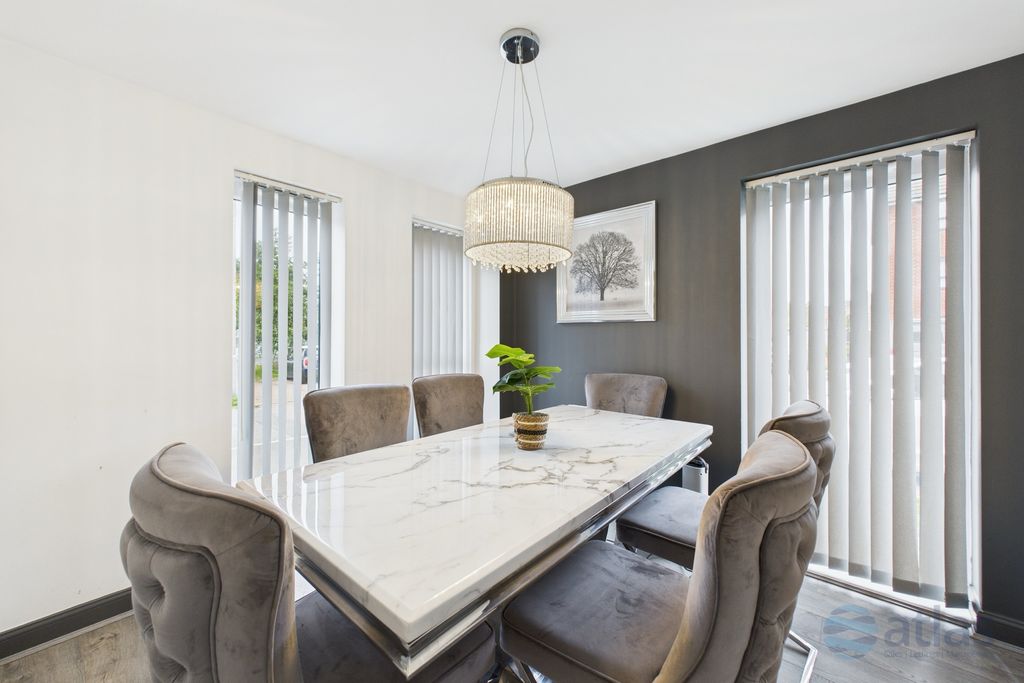 Property photo 3 of 24 Dining Room