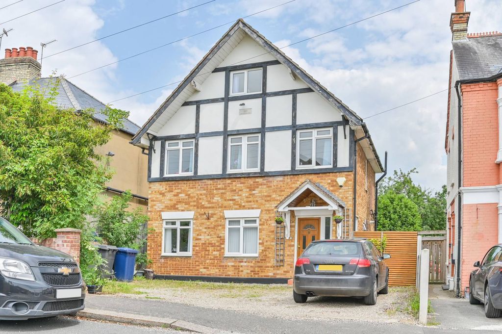 Property photo 2 of 21