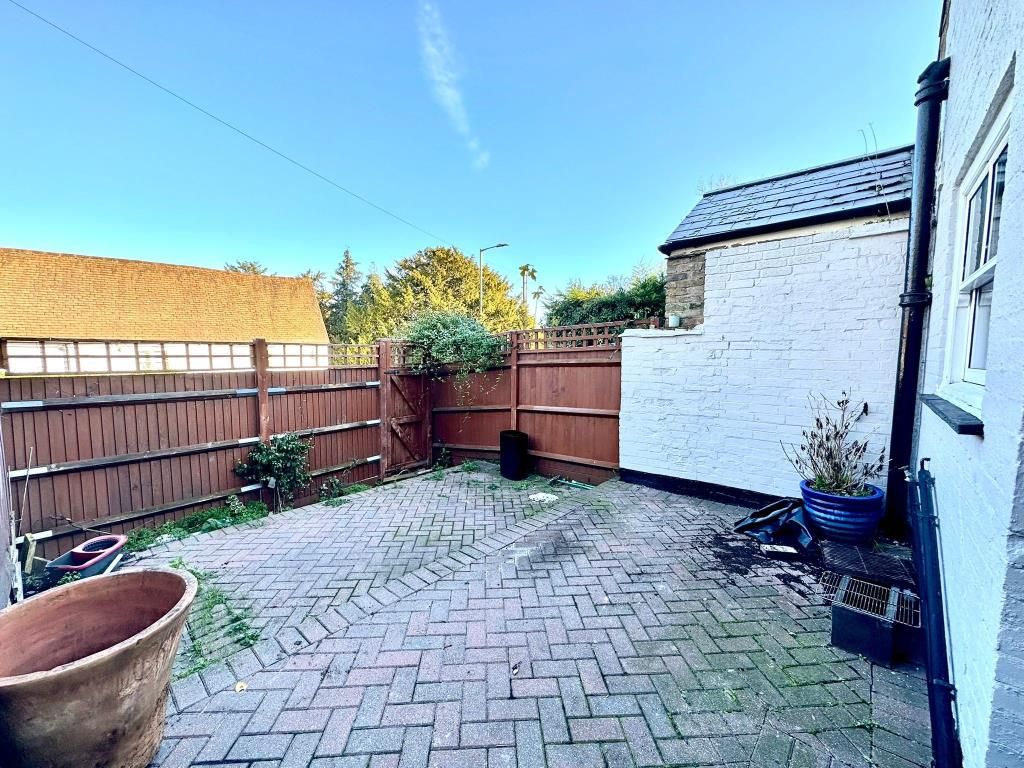 Property photo 2 of 10 Outside View