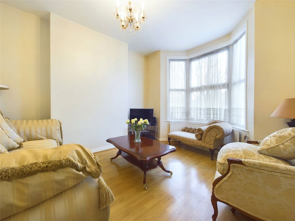 Property photo 3 of 25 Picture No. 01