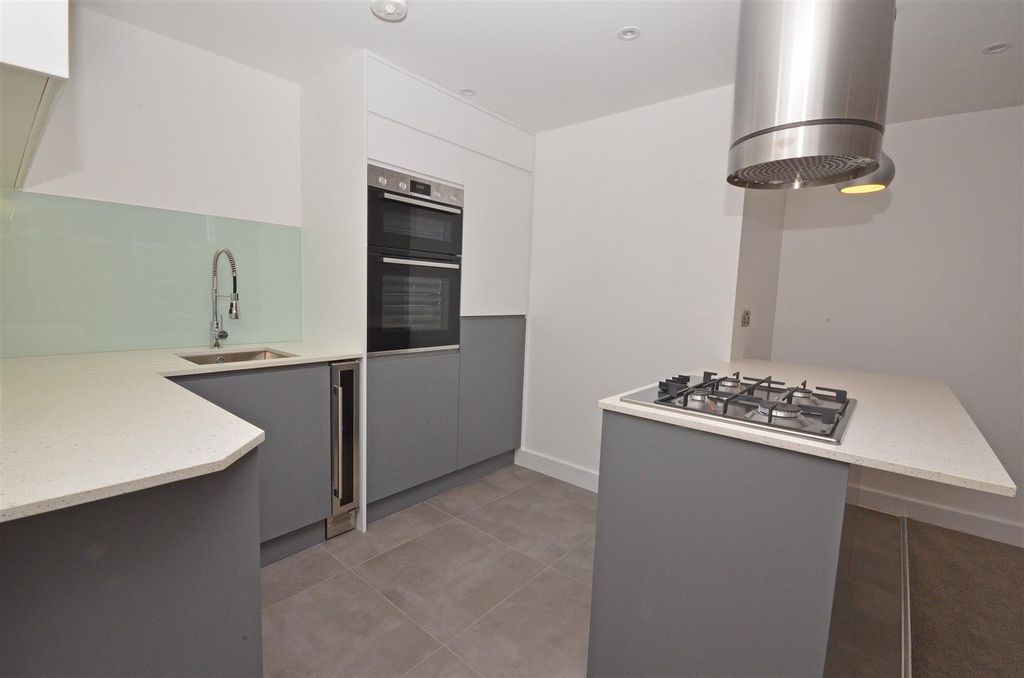 Property photo 3 of 8 Kitchen.Jpg