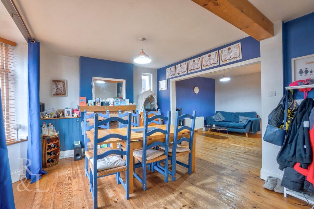 Property photo 3 of 20 5 Alexandra Road (8).Jpg