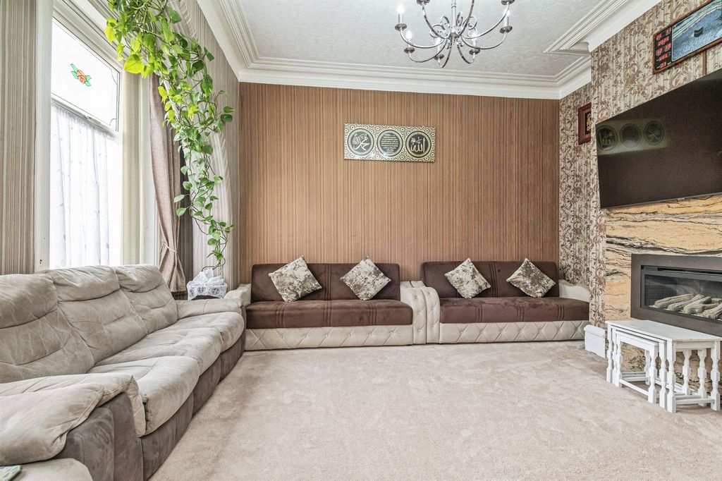 Property photo 3 of 23