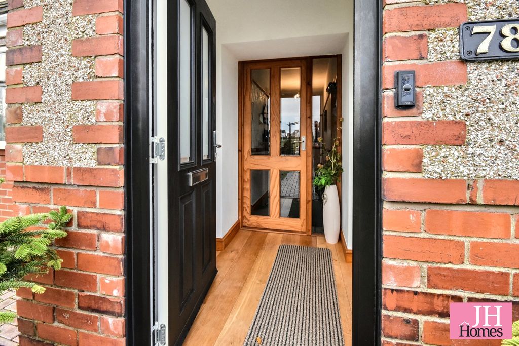 Property photo 2 of 25